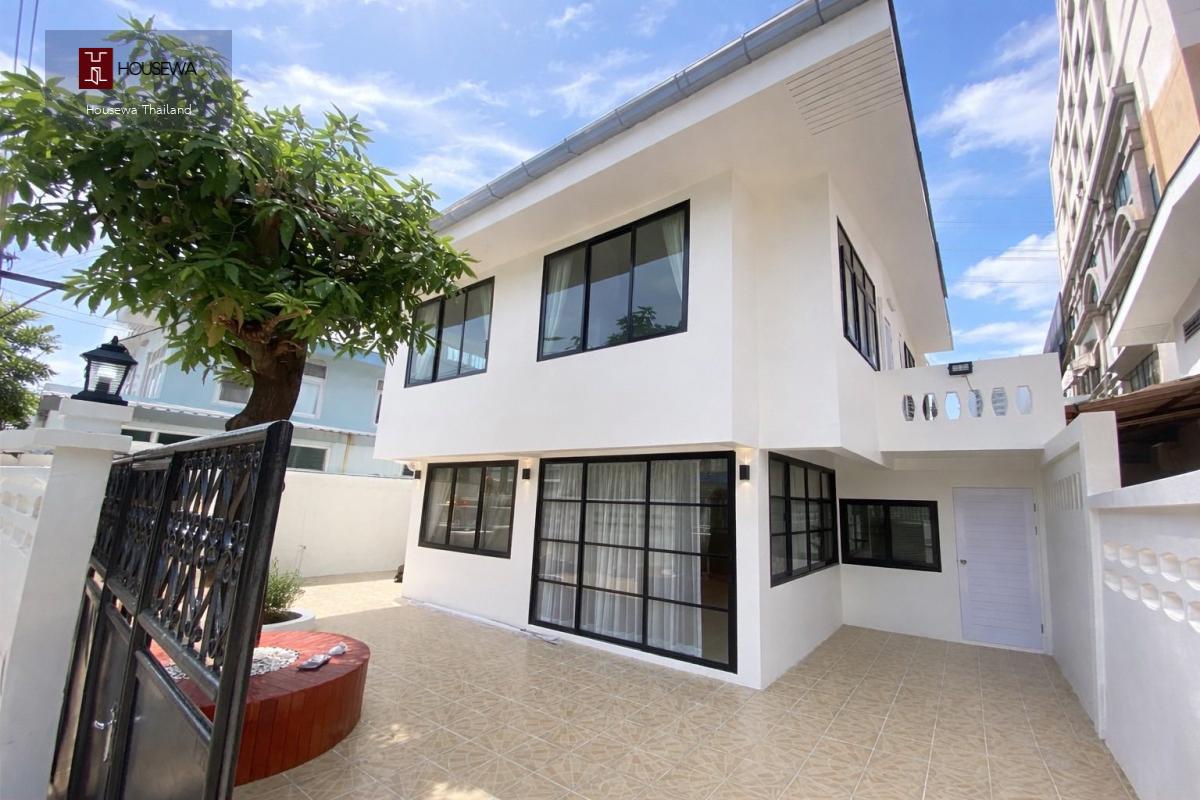 บ้านเดี่ยวหรูพร้อมเฟอร์ให้เช่า