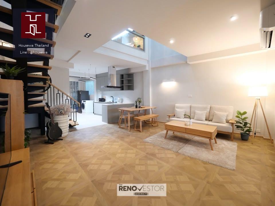 บ้านมินิมอลรีโนเวทใหม่ ใจกลางปรีดี 42 (สุขุมวิท 71)