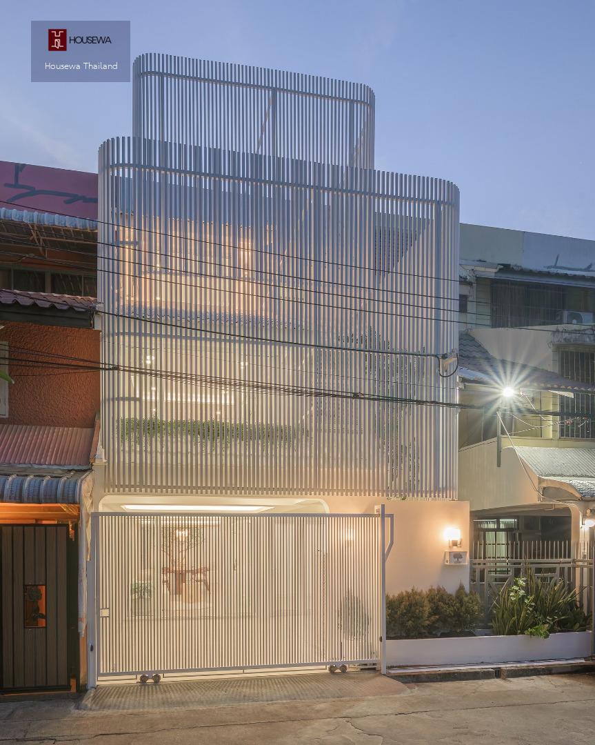 Aescape ปรีดี–เอกมัย (Artiar)