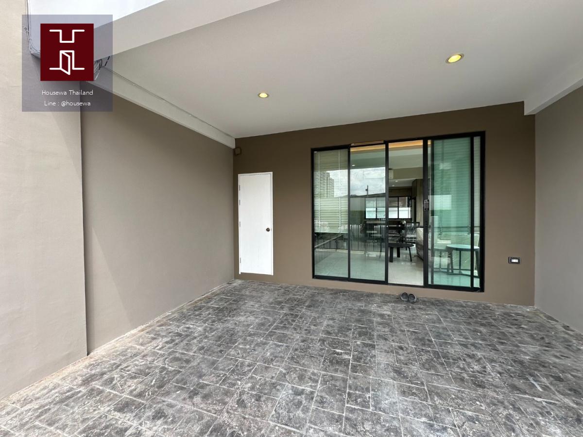 Bless Town Sukhumvit 50