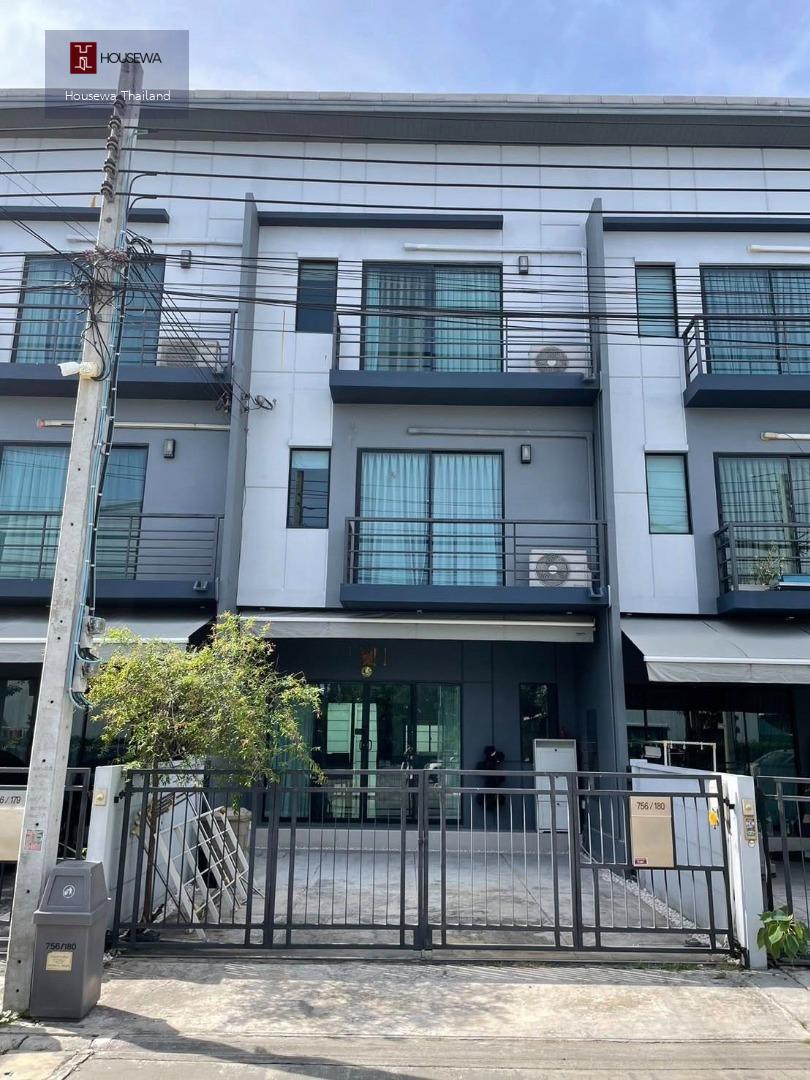 Townhome “Baan Klang Muang Rama 9–Onnut”