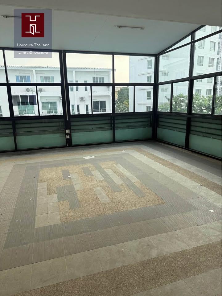  ให้เช่า – อาคารกระจกวิวสระ หน้าหมู่บ้าน | หลักสี่ กรุงเทพฯ
