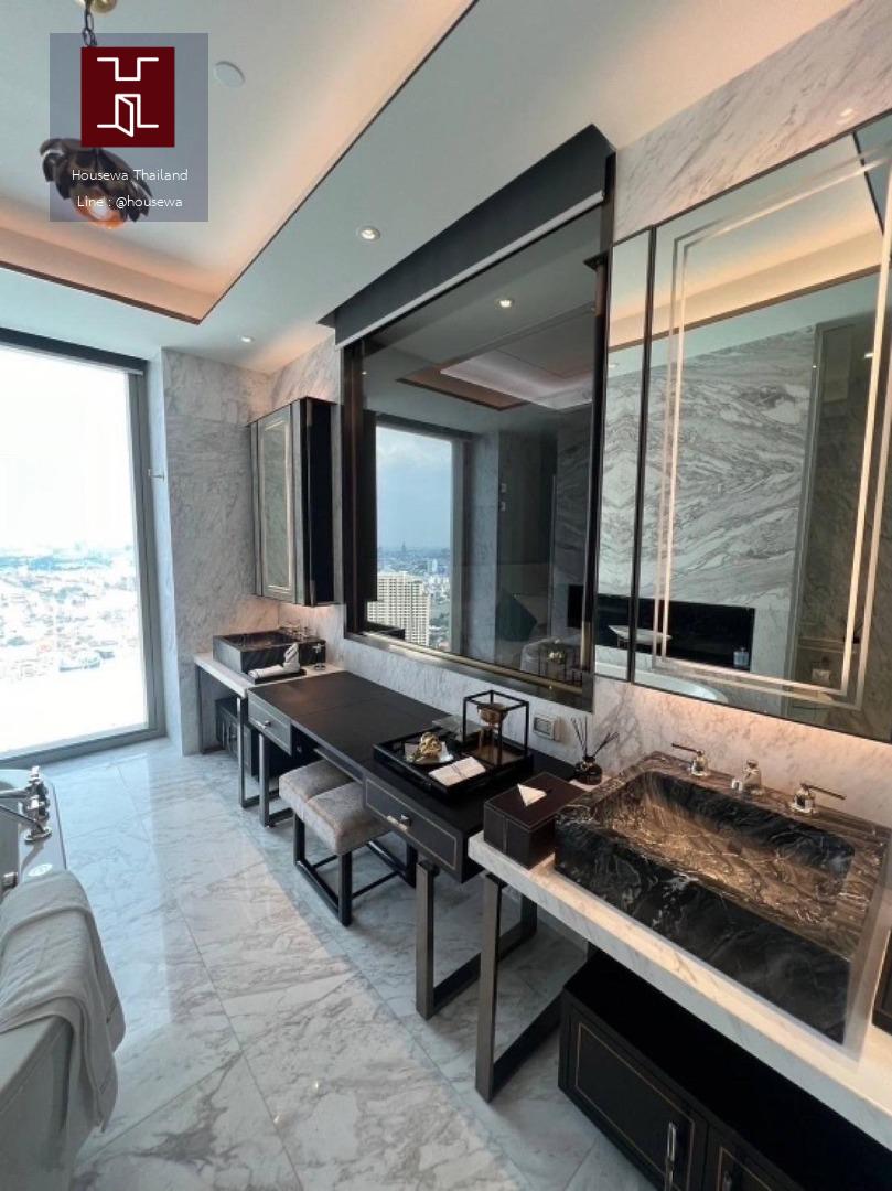  The Residences at Mandarin Oriental