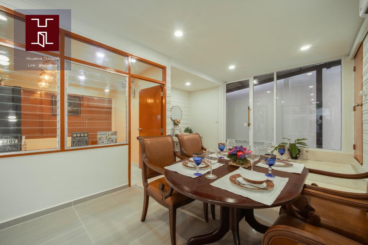 Home Office สไตล์ ModernTropical  