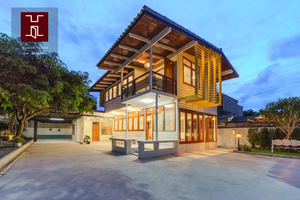Home Office สไตล์ ModernTropical  