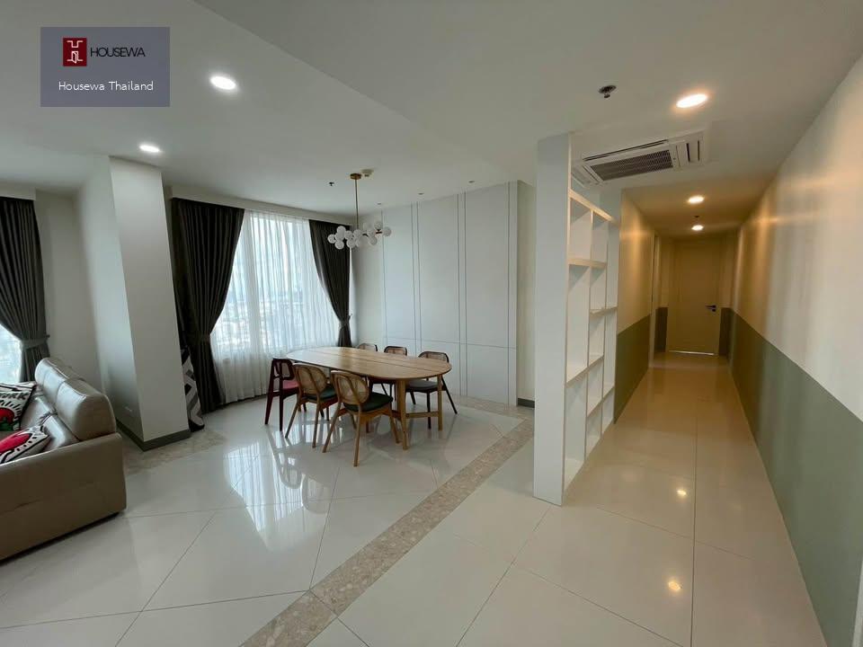 The Empire Place Sathorn