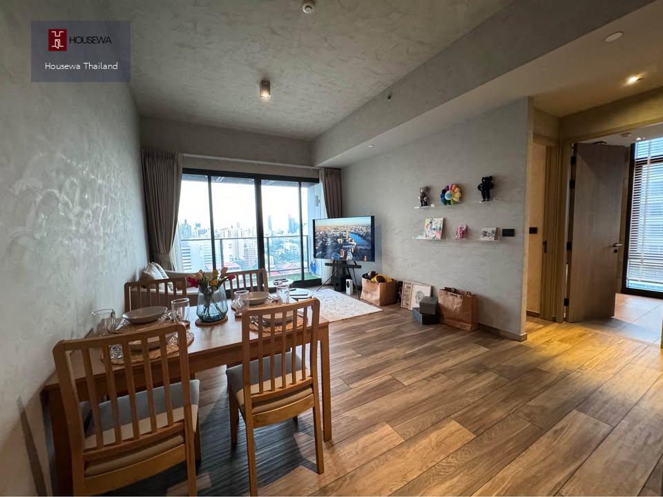 The Lofts Asoke by Raimon Land