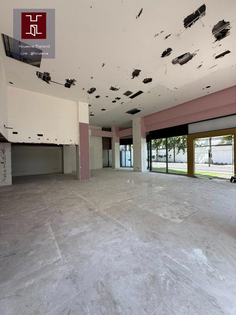 Commercial Space for Rent – Phrom Phong