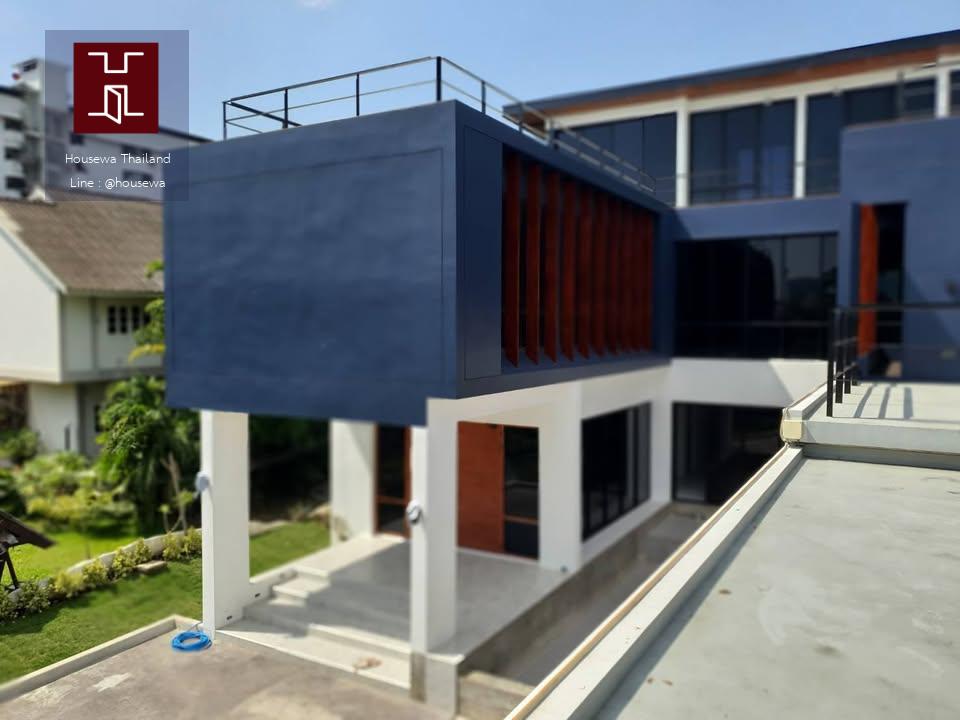 Luxury Pool Villa Sukhumvit 62 