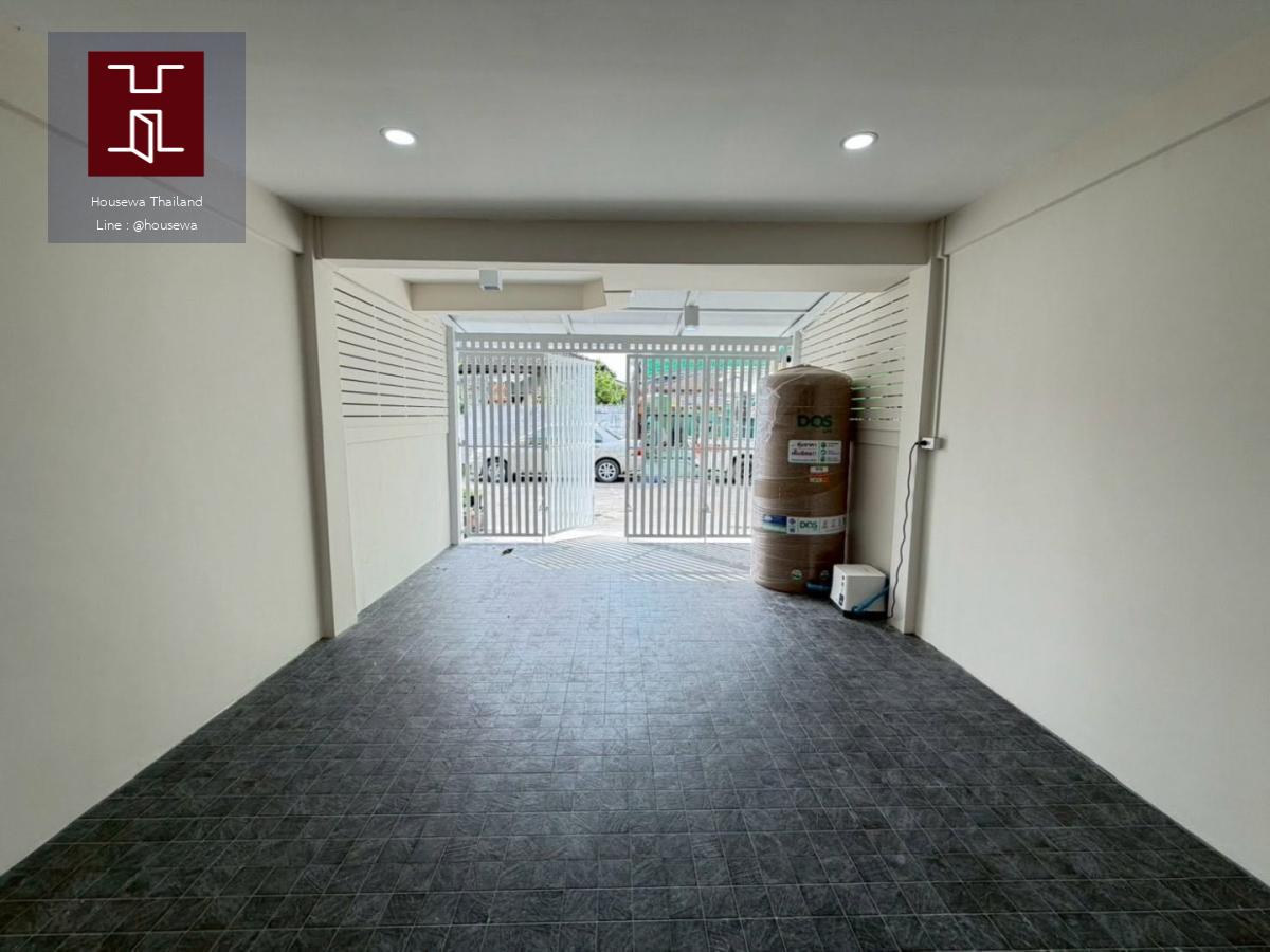 Newly Renovated Modern Minimal Townhome for Sale 🔥