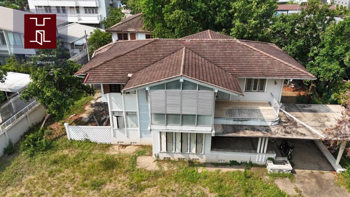  For Rent / Sale: Commercial House with Garden in Ari | Rare Land Over 1 Rai 🌿✨