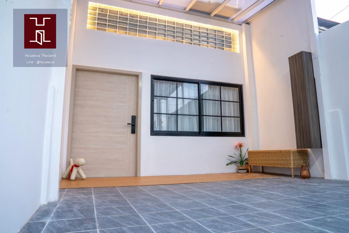 ให้เช่า ทาวน์โฮมรีโนเวทใหม่ สุขุมวิท 71 (พระโขนง) 