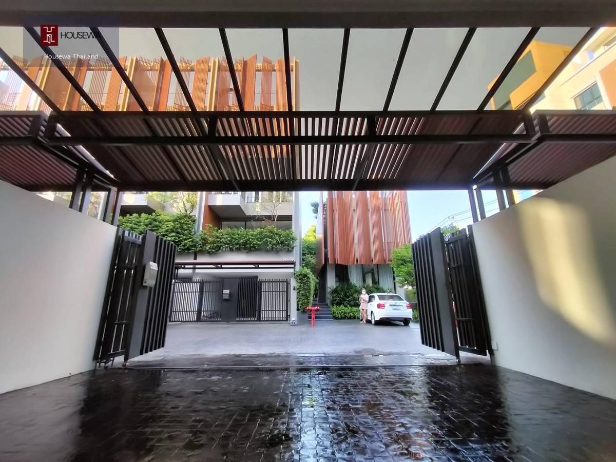 Luxury Townhome 4 ห้องนอน – The Park Lane Sukhumvit 105
