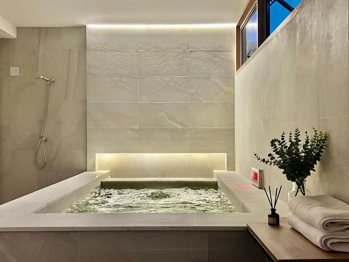 🏡 ทาวน์เฮาส์รีโนเวทใหม่ ใจกลางเอกมัย เอกมัย 22 / ปรีดีพนมยงค์ 41 🚈 ใกล้ BTS พระโขนง