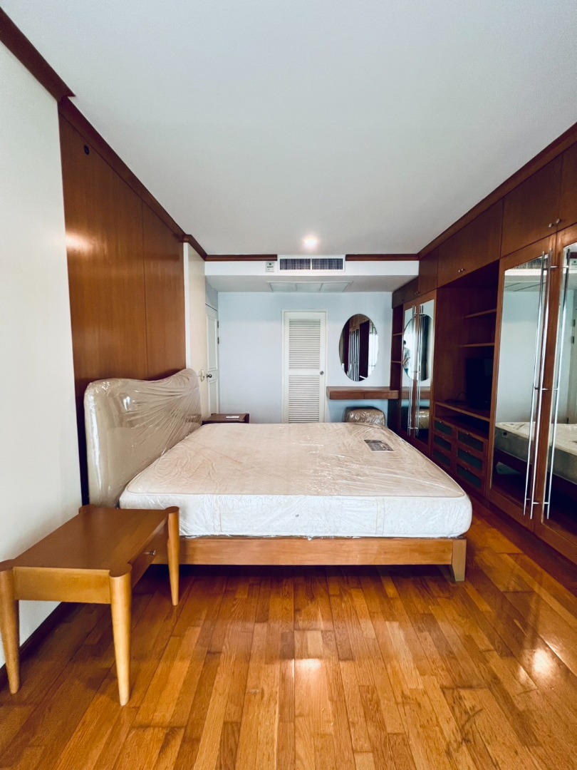 The Natural Place Suite Ngamdupli