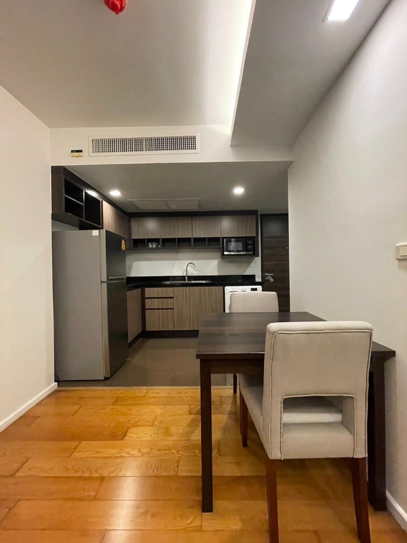 ขาย / เช่า Focus Ploenchit Condo – ใจกลางสุขุมวิท