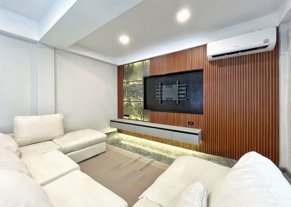 ให้เช่า WHITE MANSION – บ้านหรู 5 ชั้น ใจกลางทองหล่อ ซอย 25