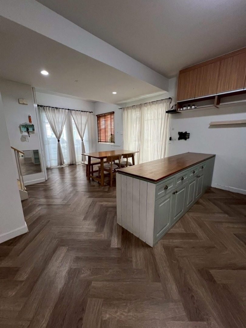 ขาย/ให้เช่า ทาวน์โฮม อารมณ์บ้านเดี่ยว บางนา กม.8 ใกล้เมกาบางนา