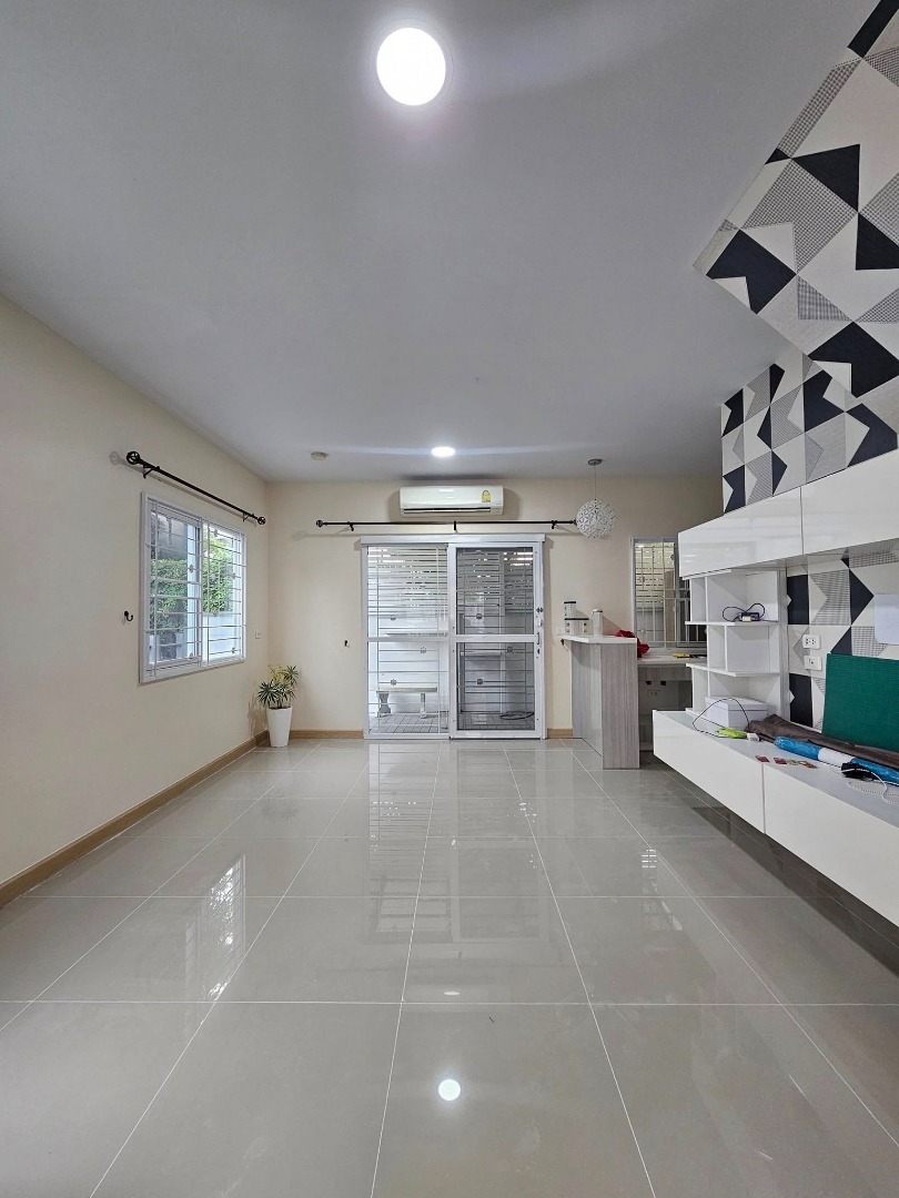 ให้เช่าทาวน์โฮม Casa City บางนา – หลังมุม