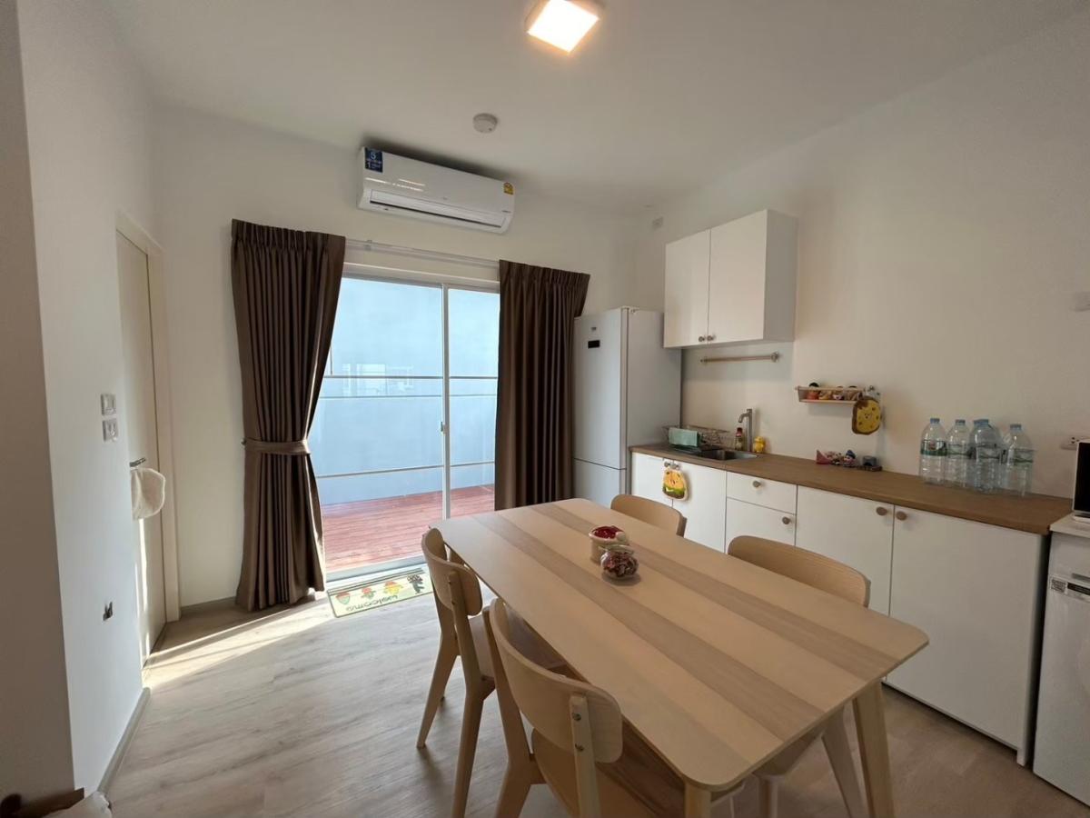 ให้เช่าทาวน์โฮม Villaggio 2 ศรีนครินทร์–บางนา (หลังริม สไตล์มินิมอล ขาว–ไม้)