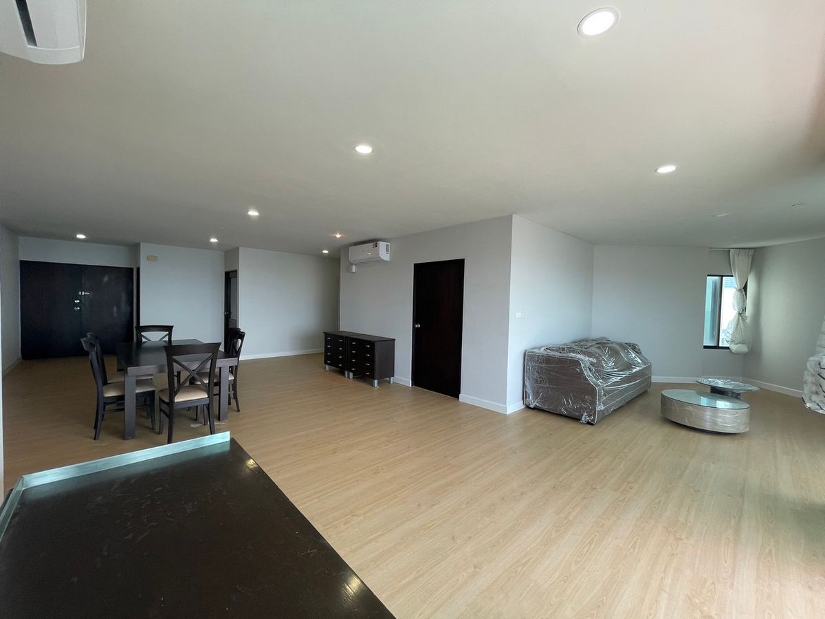 Sathorn Gardens Condominium