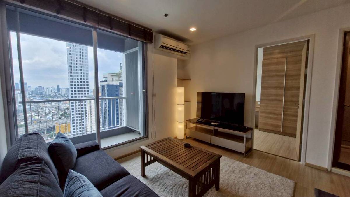 For Rent – 2-Bedroom Luxury Condo with Stunning City View | Rhythm Sukhumvit 50