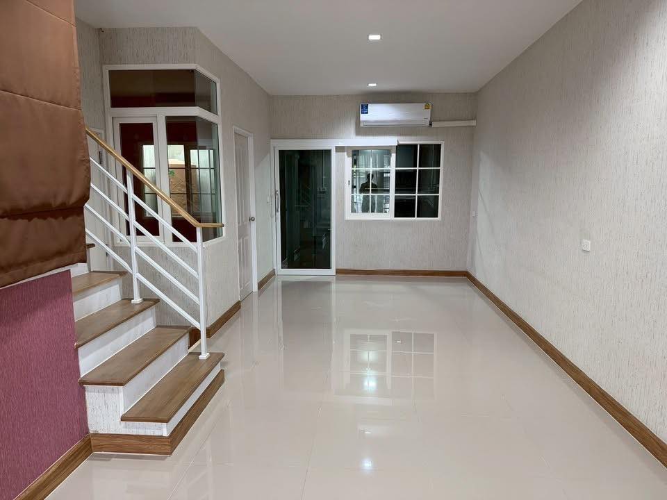 Townhome for Rent — Golden Town Bangna–Suanluang 1