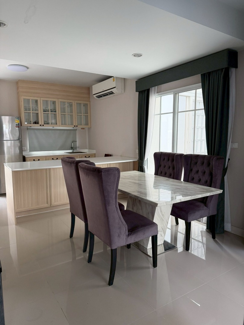 ปล่อยเช่า บ้านเดี่ยว หมู่บ้าน The Village Bangna (เดอะวิลเลจ บางนา)