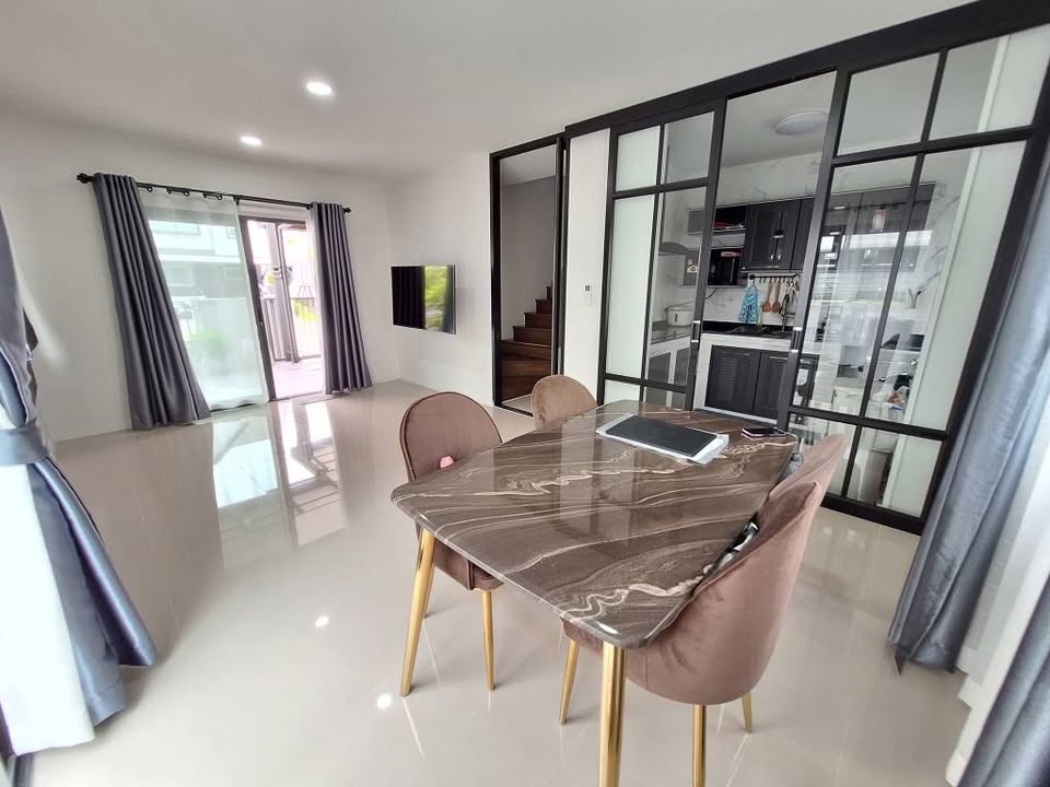 ขาย–เช่าบ้านเดี่ยวมือสอง สภาพใหม่พร้อมเข้าอยู่ | หมู่บ้าน SENSE บางนา–สุวรรณภูมิ