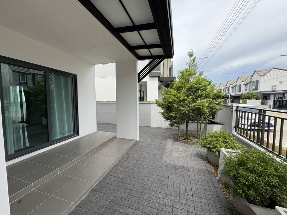 ขาย–เช่าบ้านเดี่ยวมือสอง สภาพใหม่พร้อมเข้าอยู่ | หมู่บ้าน SENSE บางนา–สุวรรณภูมิ