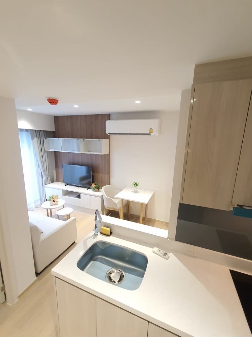 Runesu Thonglor 5 (รูเนะสุ ทองหล่อ 5)