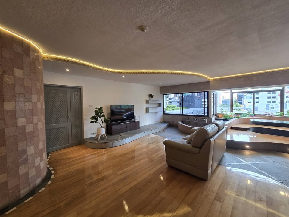 Sithakarn Condominium