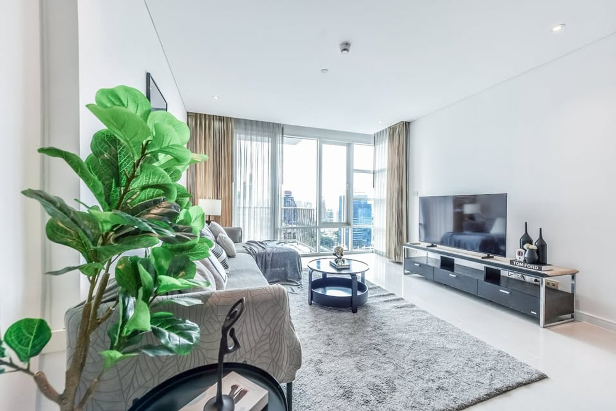 Fullerton Sukhumvit — Pet-Friendly Condo