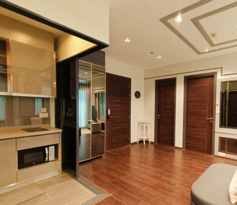  ให้เช่าคอนโด C Ekkamai (ซี เอกมัย)