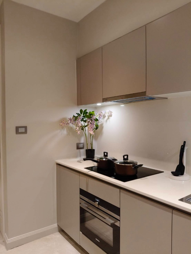 🏙️ คอนโดให้เช่า – Magnolias Waterfront Residences