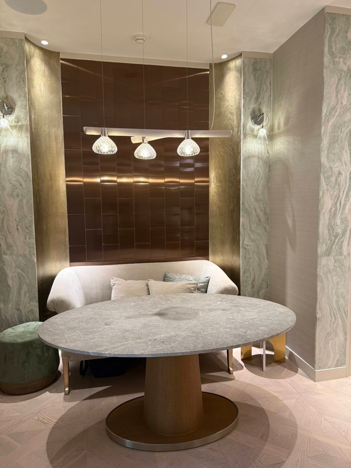 🏬 The Residences at Mandarin Oriental