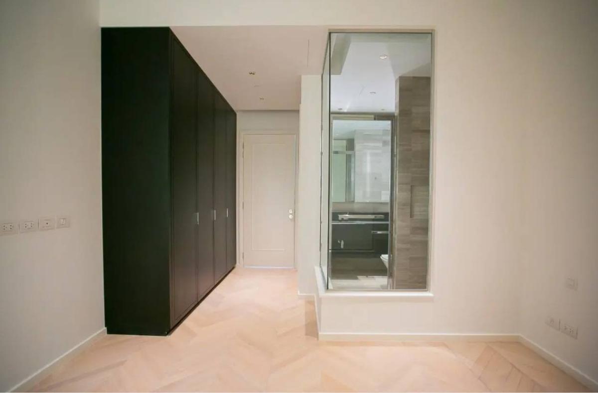 🏬 Four Seasons Private Residences Bangkok