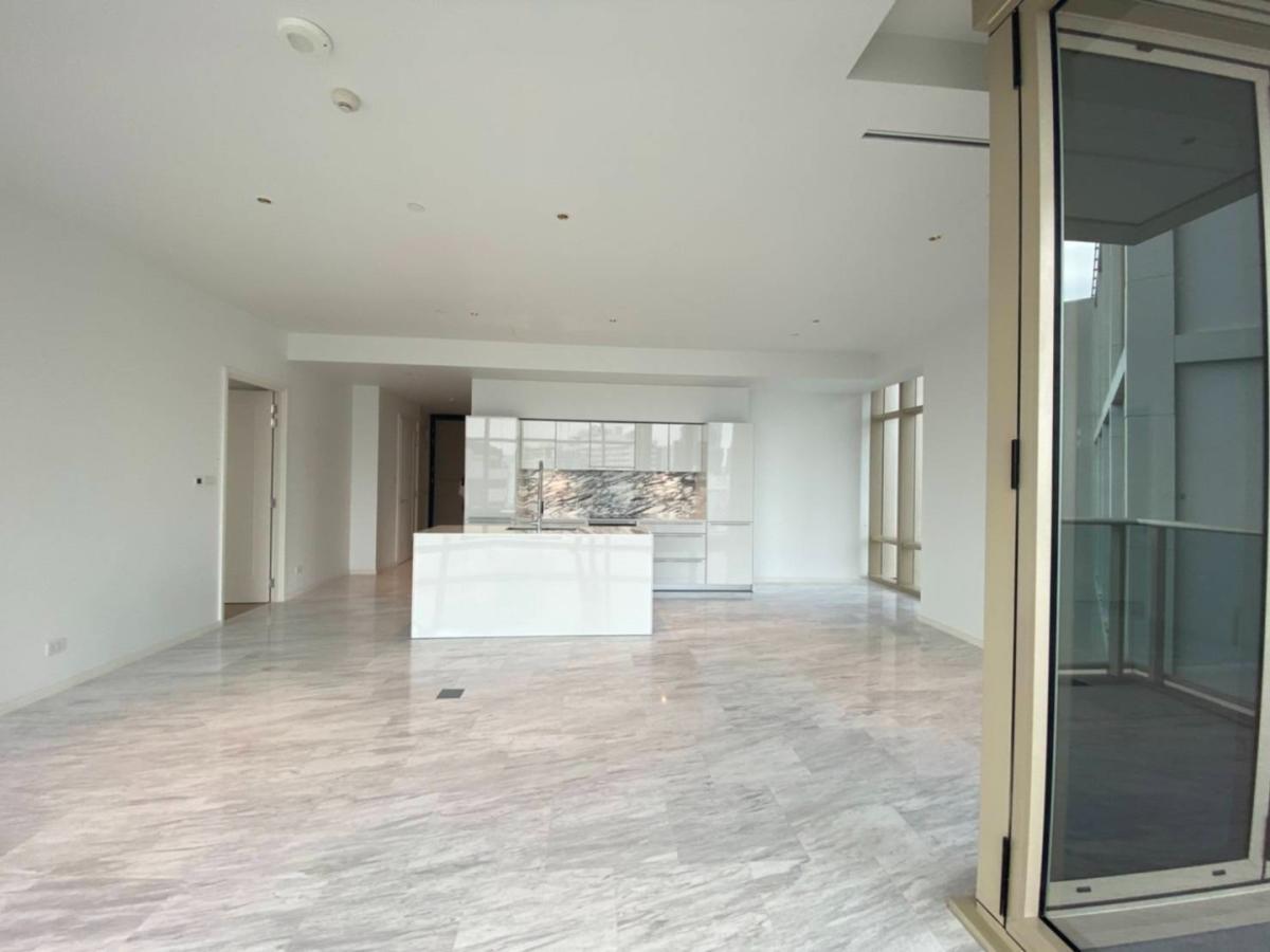 🏬 Four Seasons Private Residences Bangkok