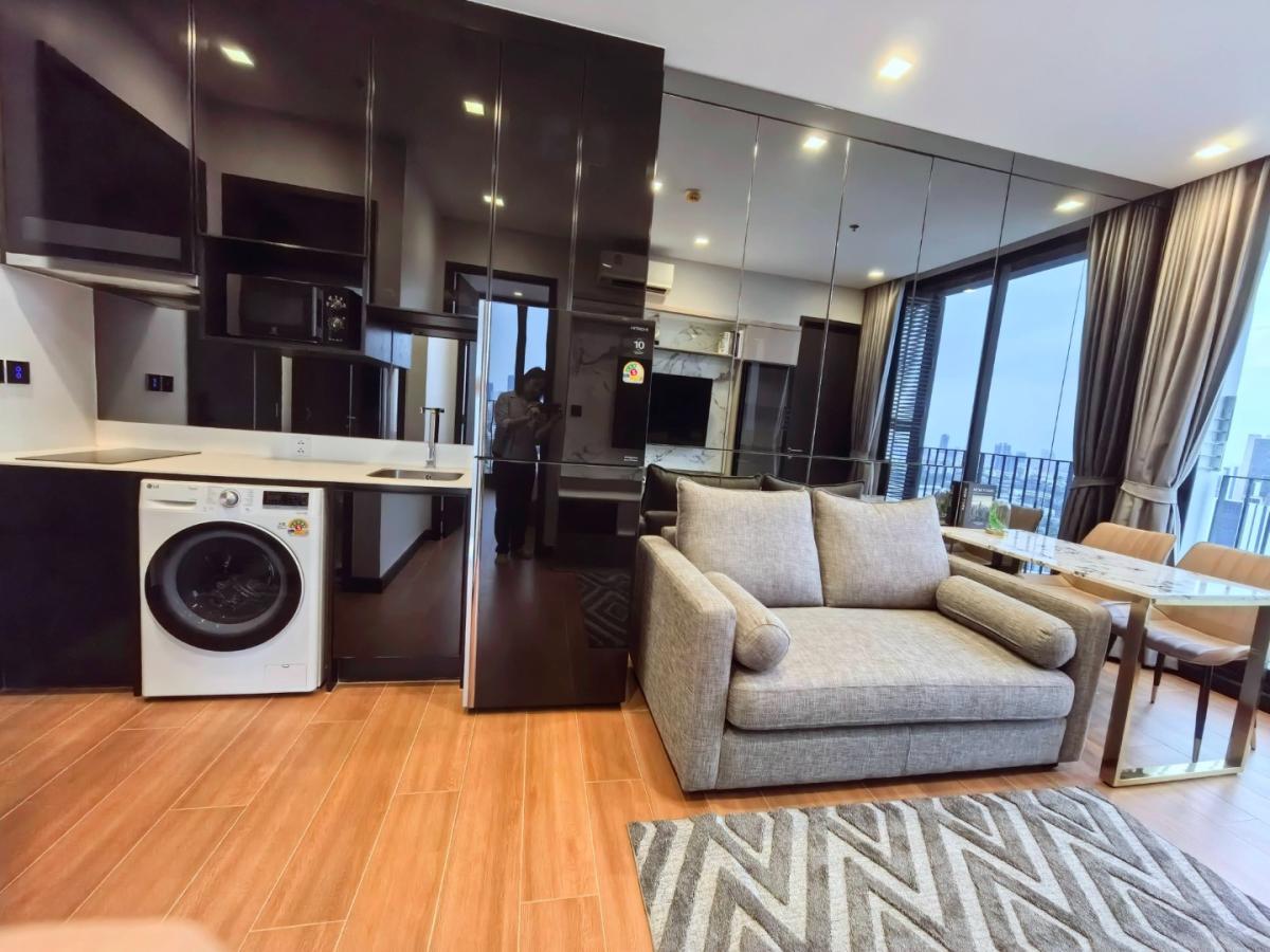 🏬 Noble Around Ari