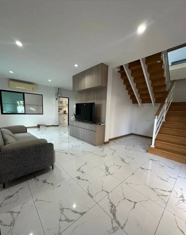 บ้านเดี่ยว 3 ชั้น หลังมุมติดสวน — SIRI HOUSE 🏡