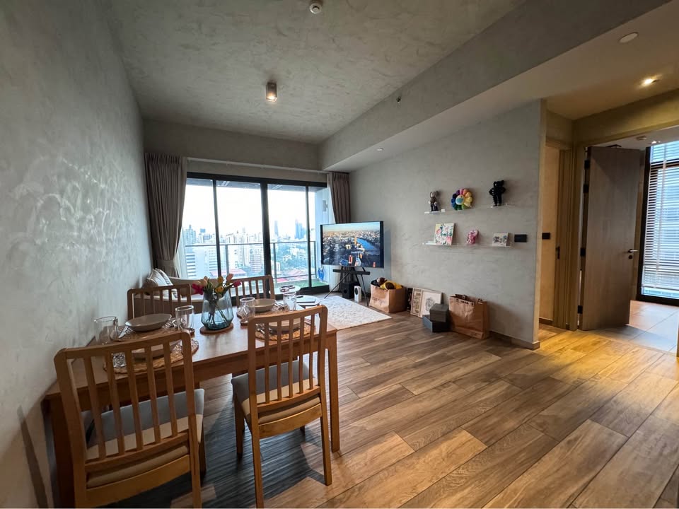 The Lofts Asoke by Raimon Land