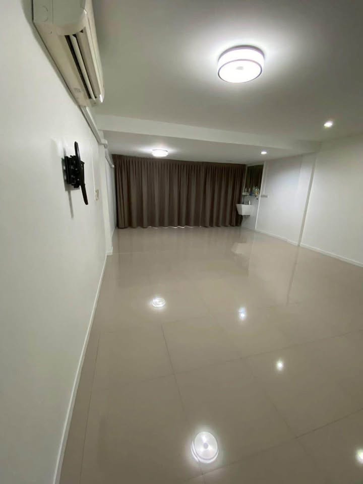 🏡 ให้เช่า 🚩 ทาวน์เฮาส์รีโนเวทใหม่