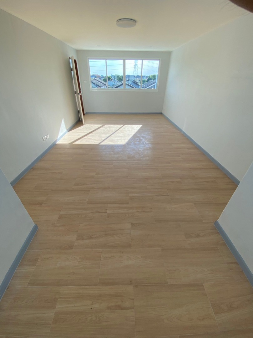  หมู่บ้านเมืองทองการ์เด้นท์ 