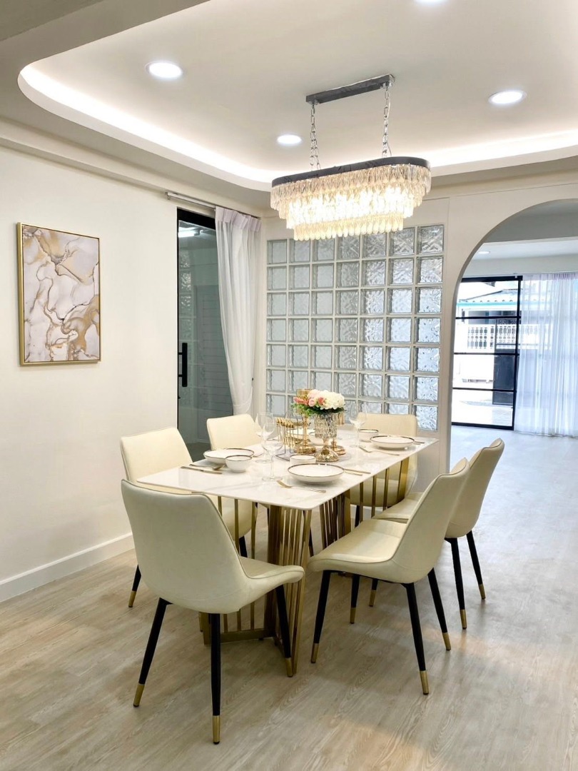 บ้านเดี่ยวหรูพร้อมเฟอร์ให้เช่า