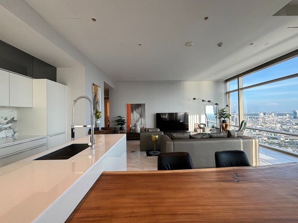 Four Seasons Private Residences Bangkok