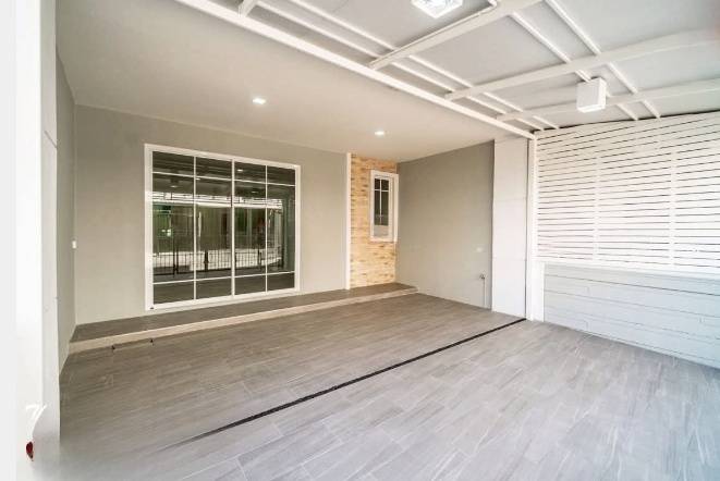 Golden Town บางนา–สวนหลวง 