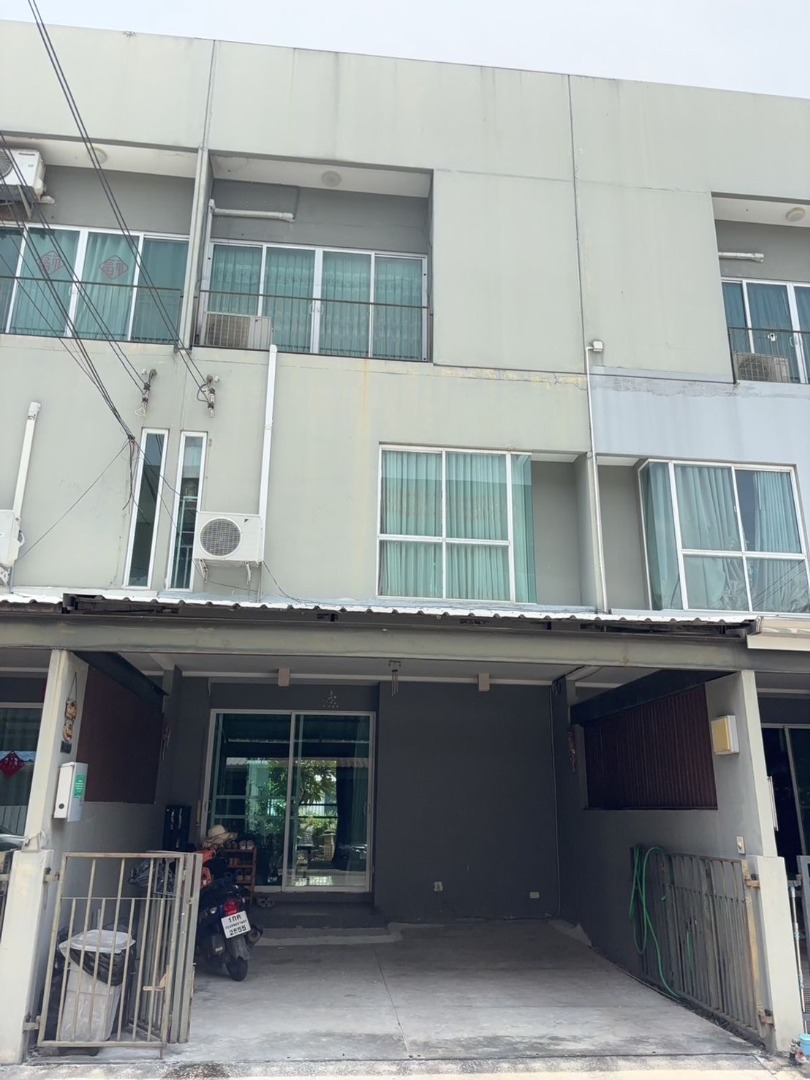 ให้เช่าทาวน์โฮม 3 ชั้น Patio พัฒนาการ 38 เหมาะอยู่อาศัยหรือโฮมออฟฟิศ