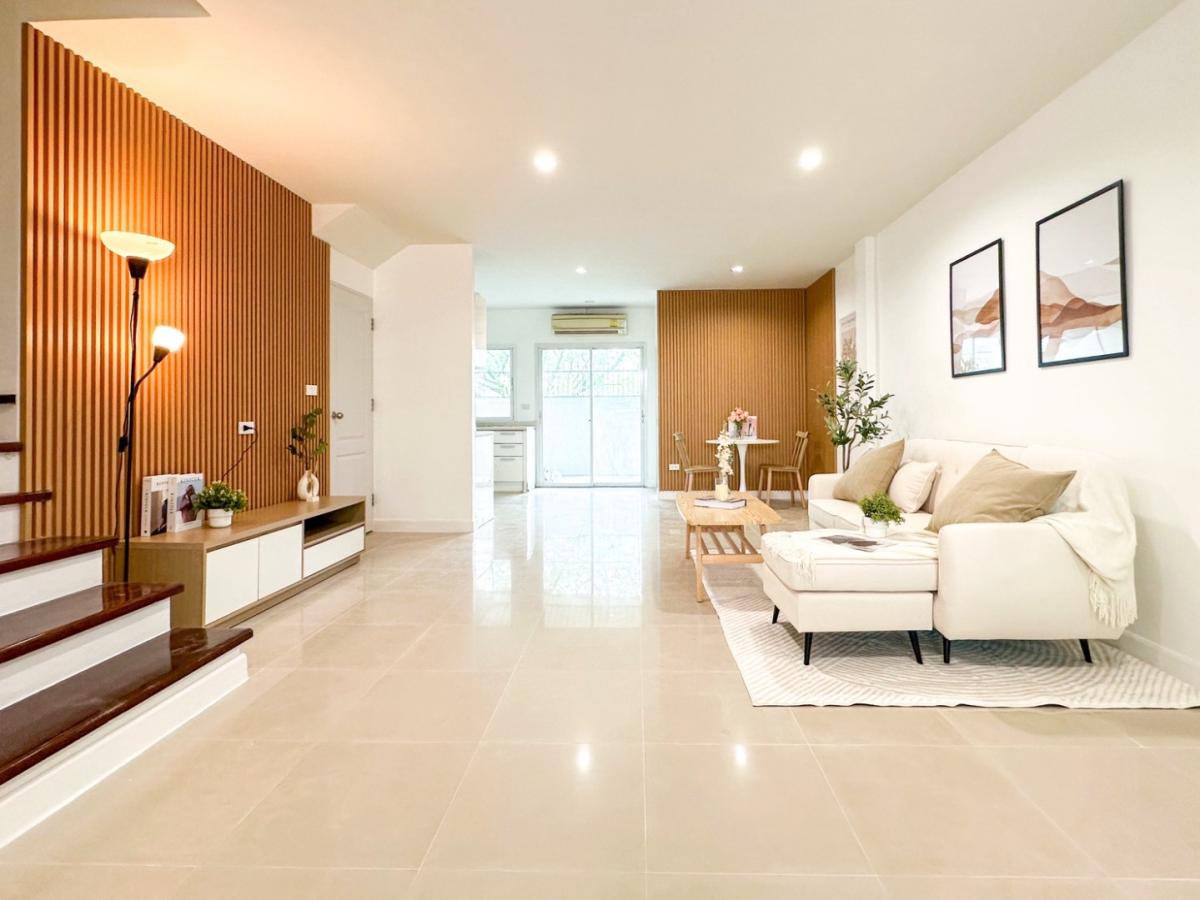 ทาวน์โฮม “เดอ สยาม” สวนหลวง ร.9 บ้านใหญ่ ฟังก์ชันครบ ในราคาที่ถูกกว่าคอนโดบางโครงการ!