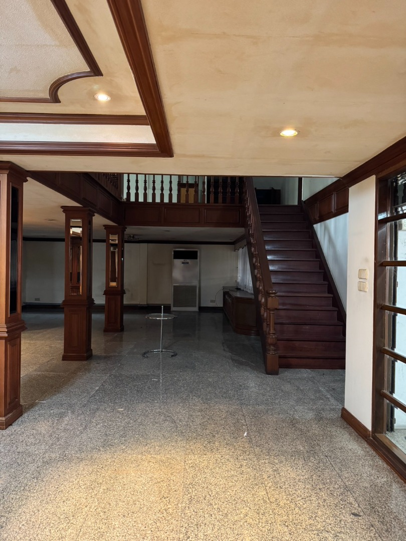  ให้เช่า ทาวน์โฮม – พร้อมพงษ์ (สุขุมวิท 39)