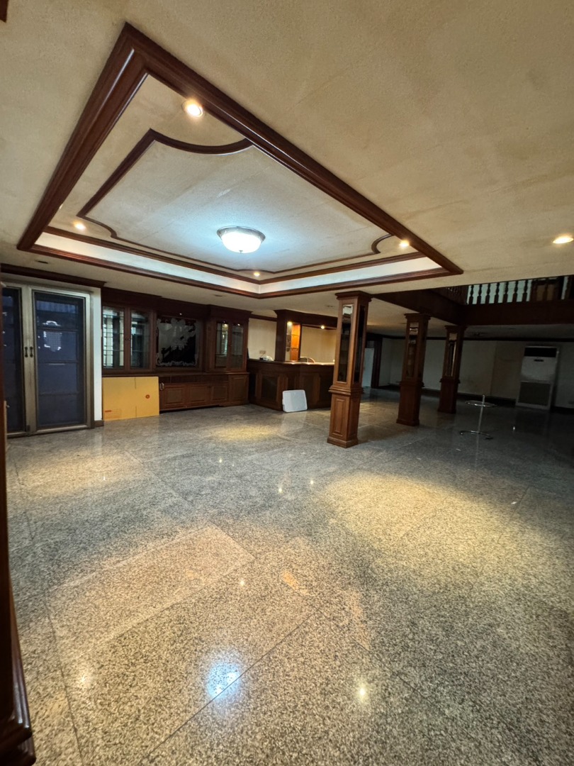  ให้เช่า ทาวน์โฮม – พร้อมพงษ์ (สุขุมวิท 39)